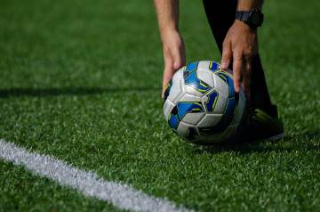 那不勒斯俱乐部与EA7联合推出2026/27训练系列（配图示意）
